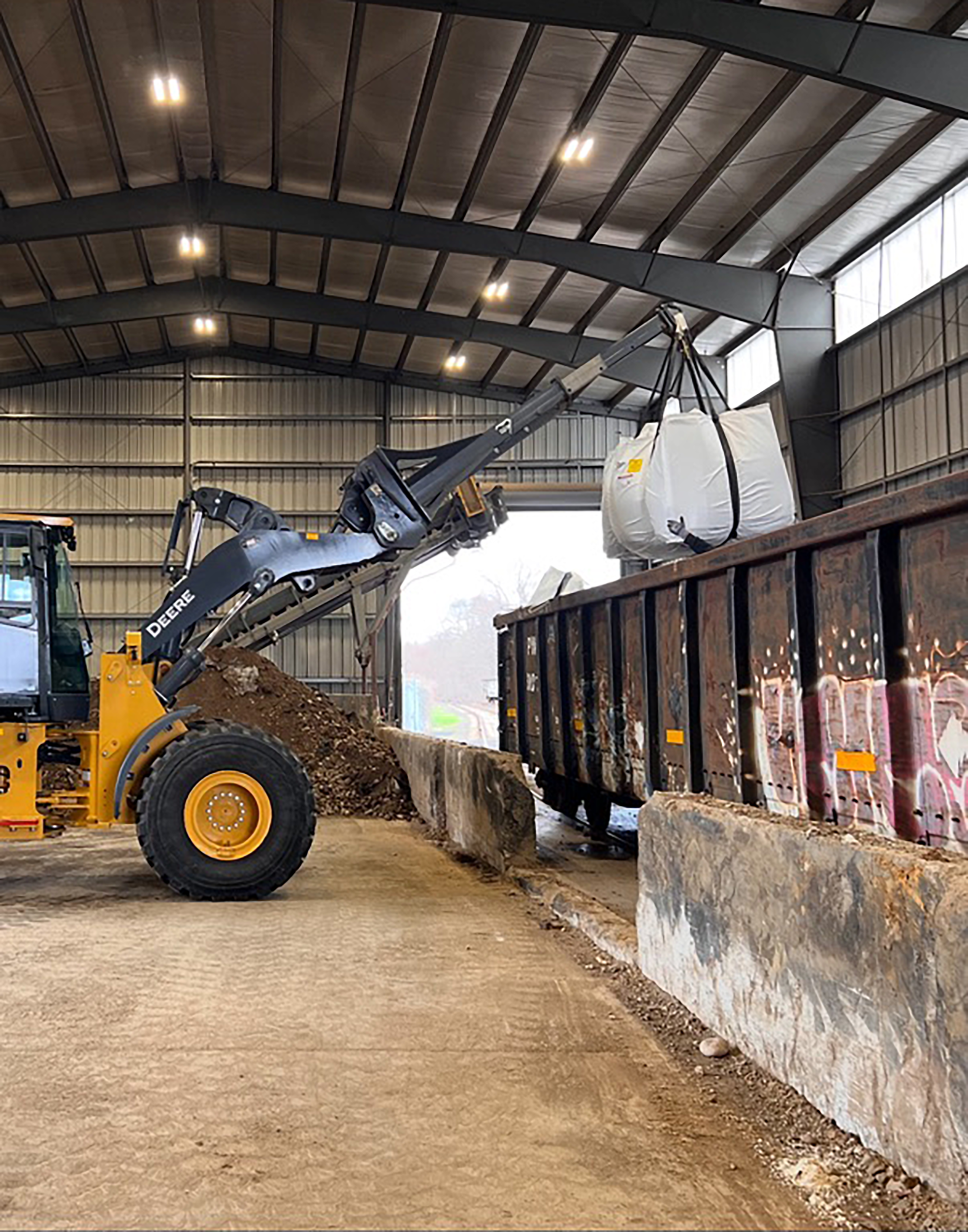 [I] LiftPac SSX Lifting Into Railcar (Stylized)