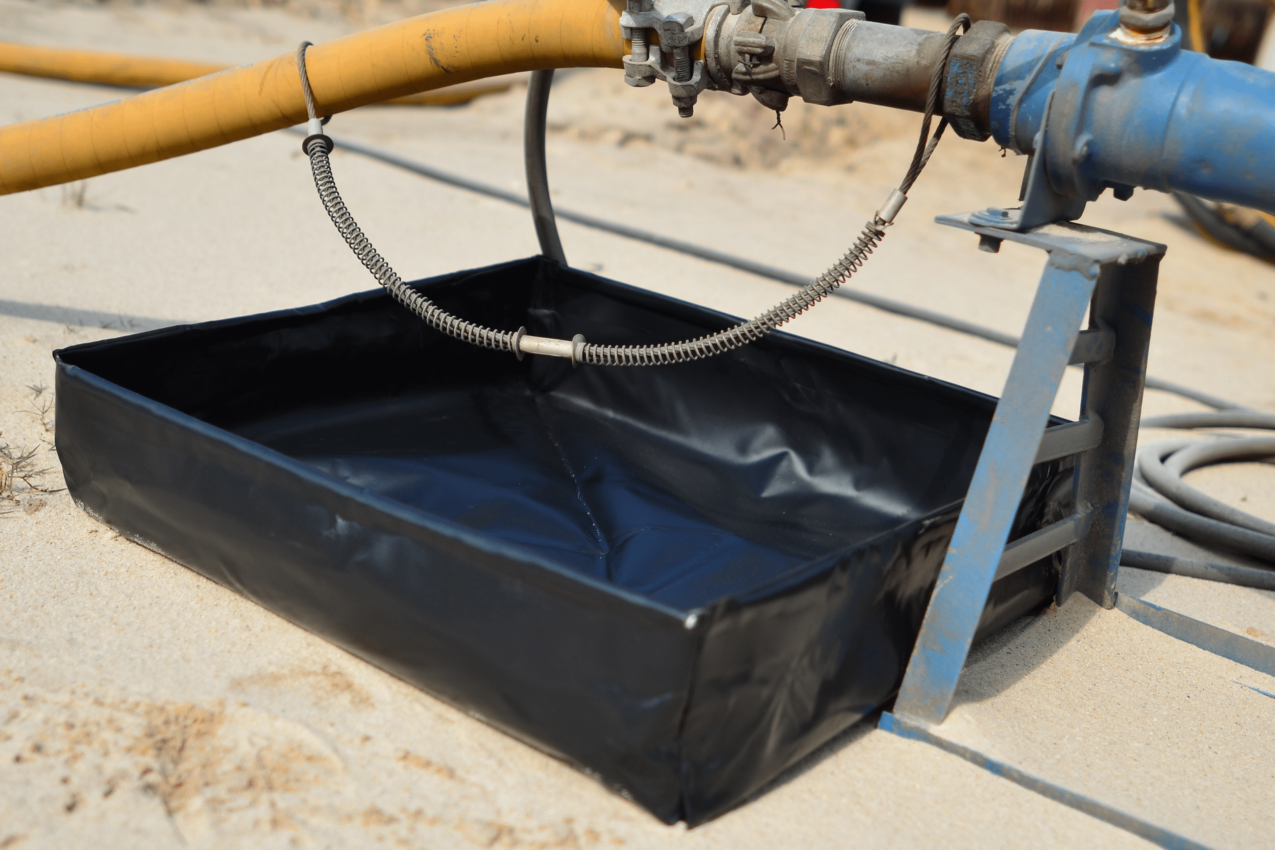 [I] BermPac- Collapsible Berm Under Hose Fitting 2