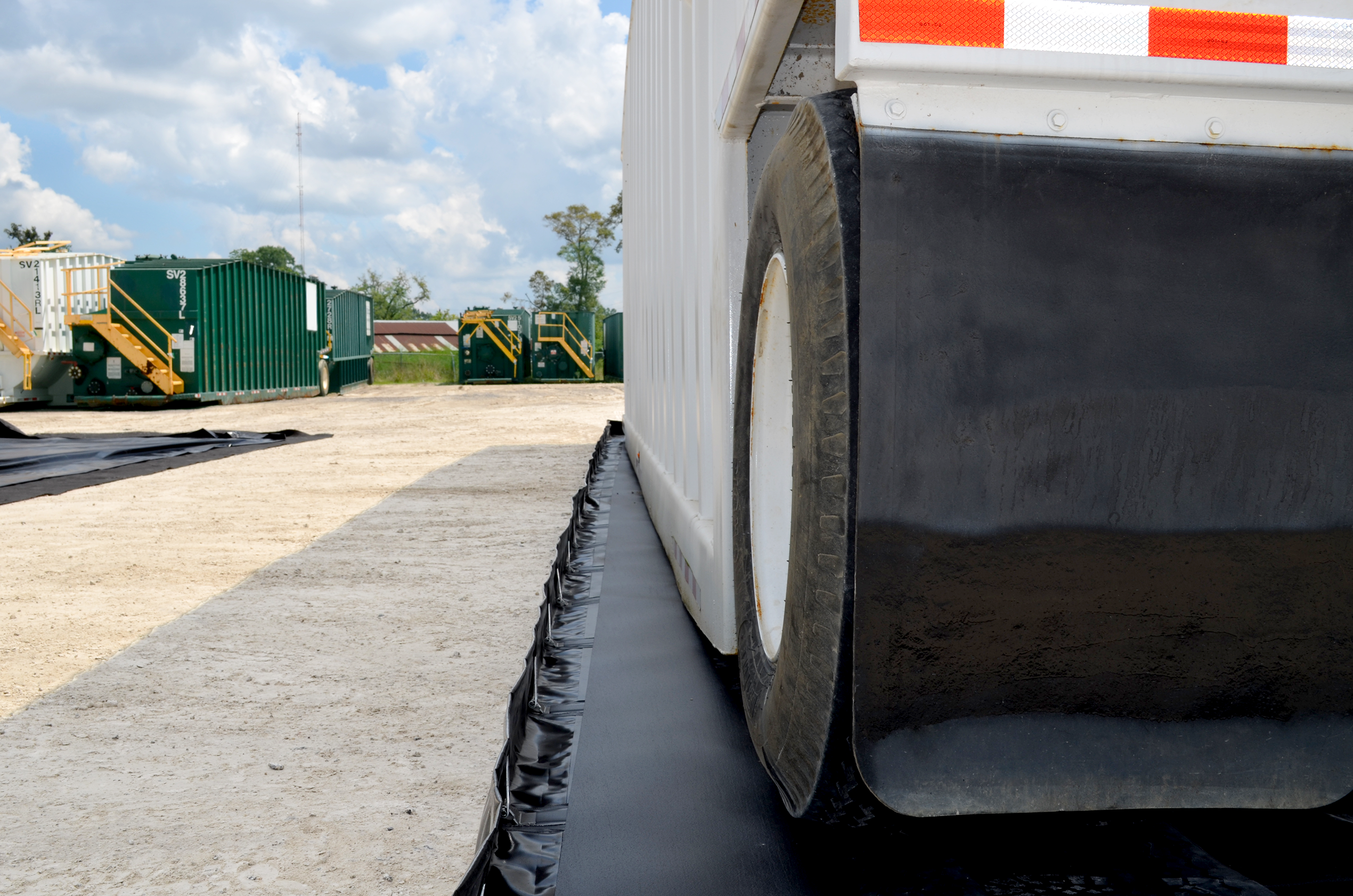 [I] BermPac- Hinge Bracket Under FracTank