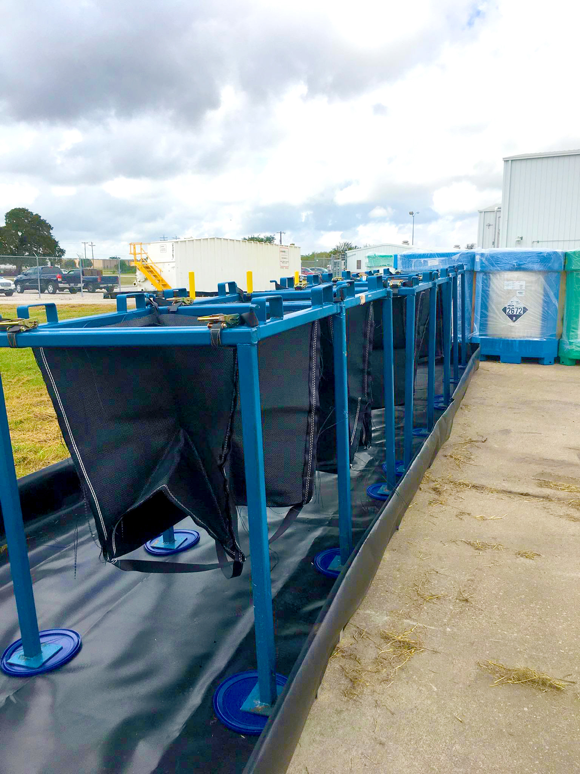 [I] Hanging Dewatering Filters Standing on Berm