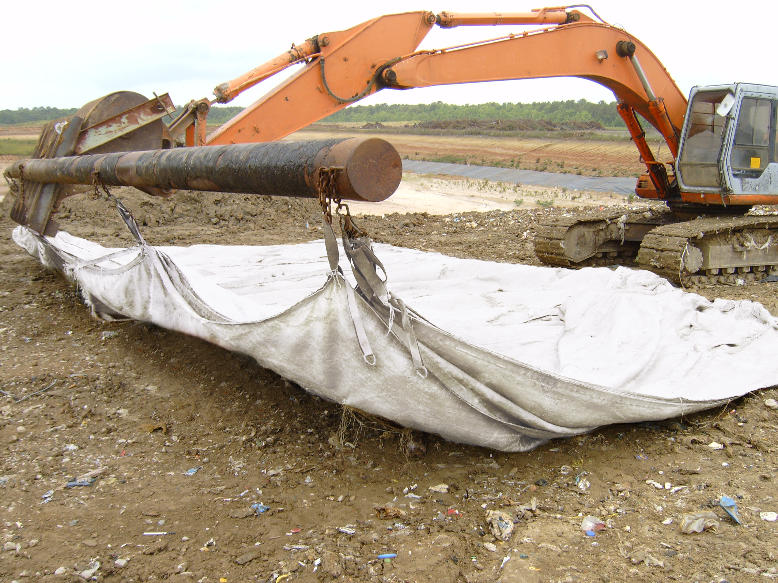 [I] LandPac- LandPac Being Pulled Out By Spreader Bar