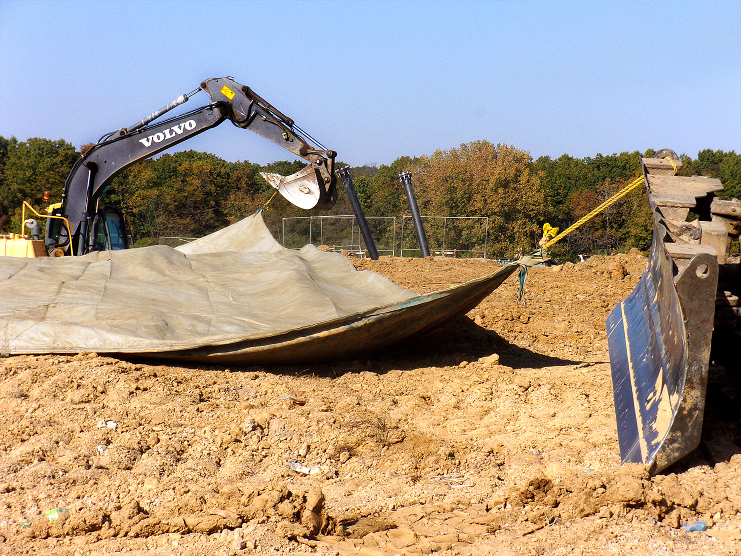 [I] LandPac- LandPac Stretching Over Landfill