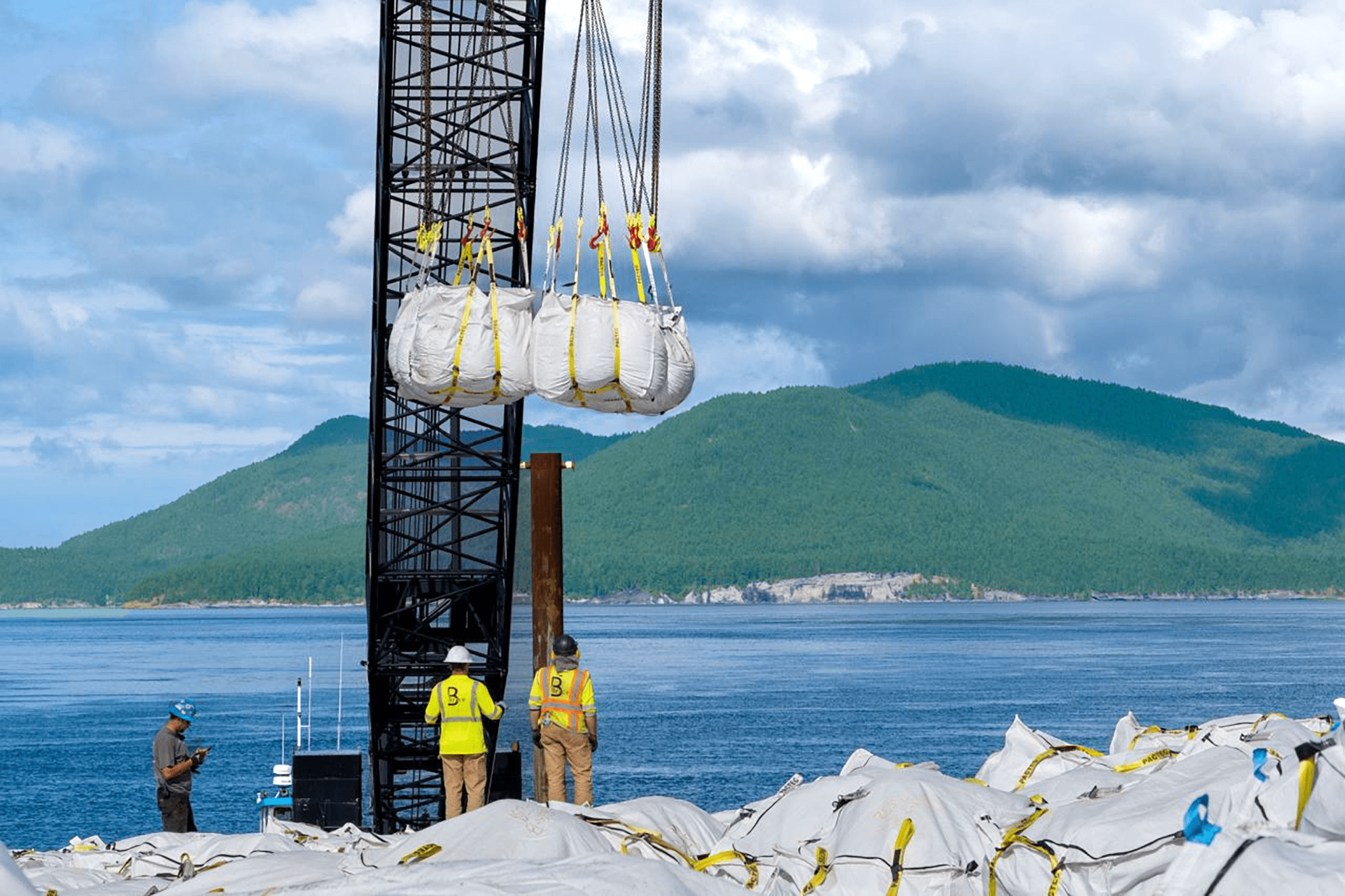 [I] LiftPac- Two LiftPacs Getting Lifted by Crane