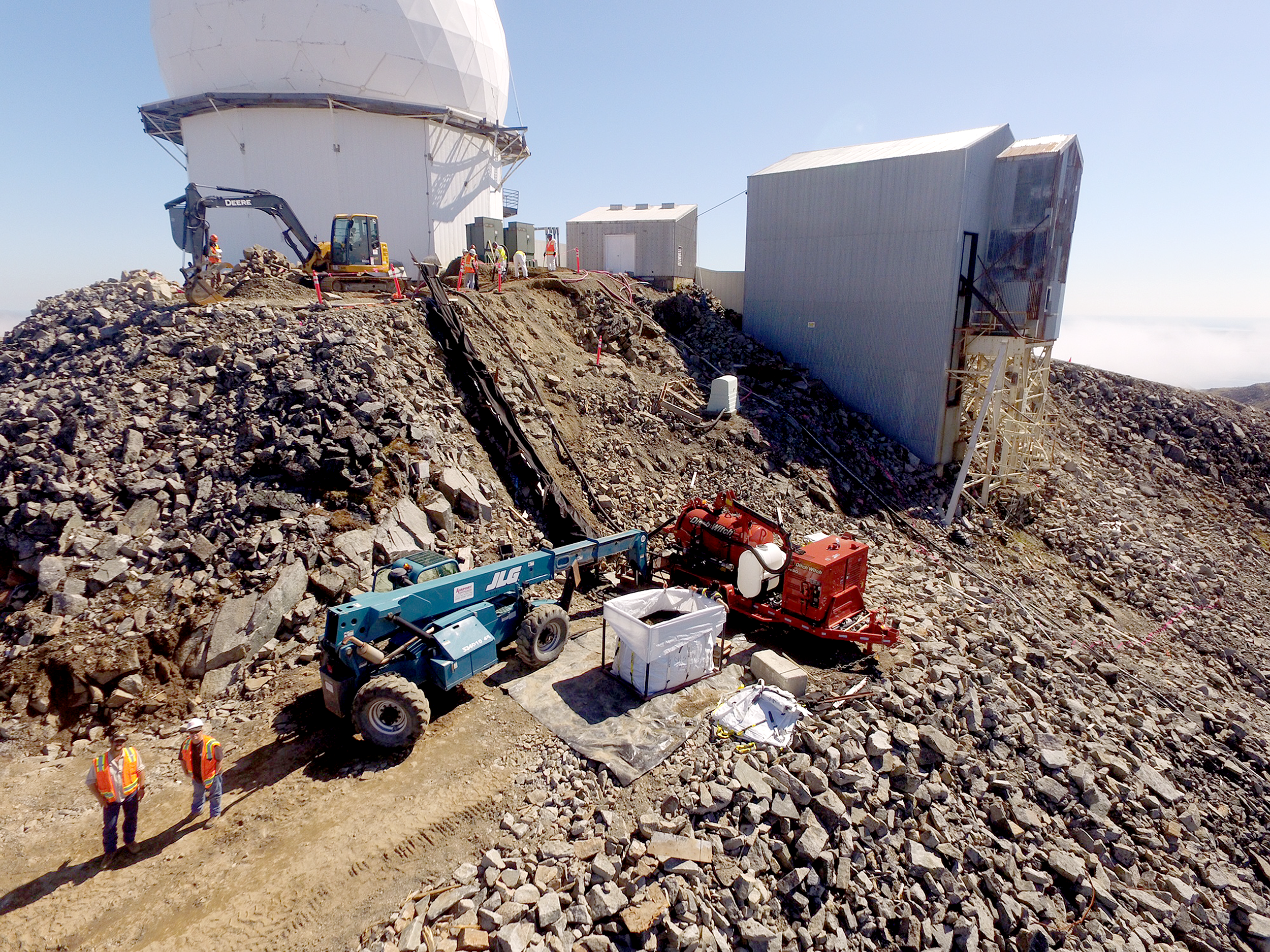 [I] LiftPac and Loading Frame on Montainside