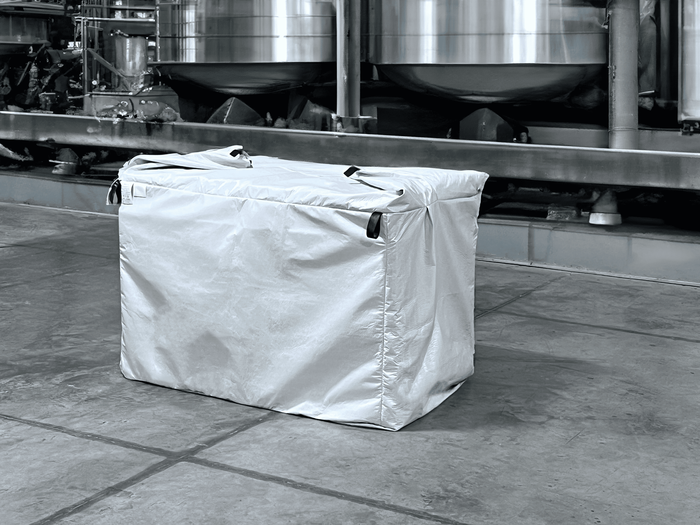 [I] Macrobag- Staged with Background