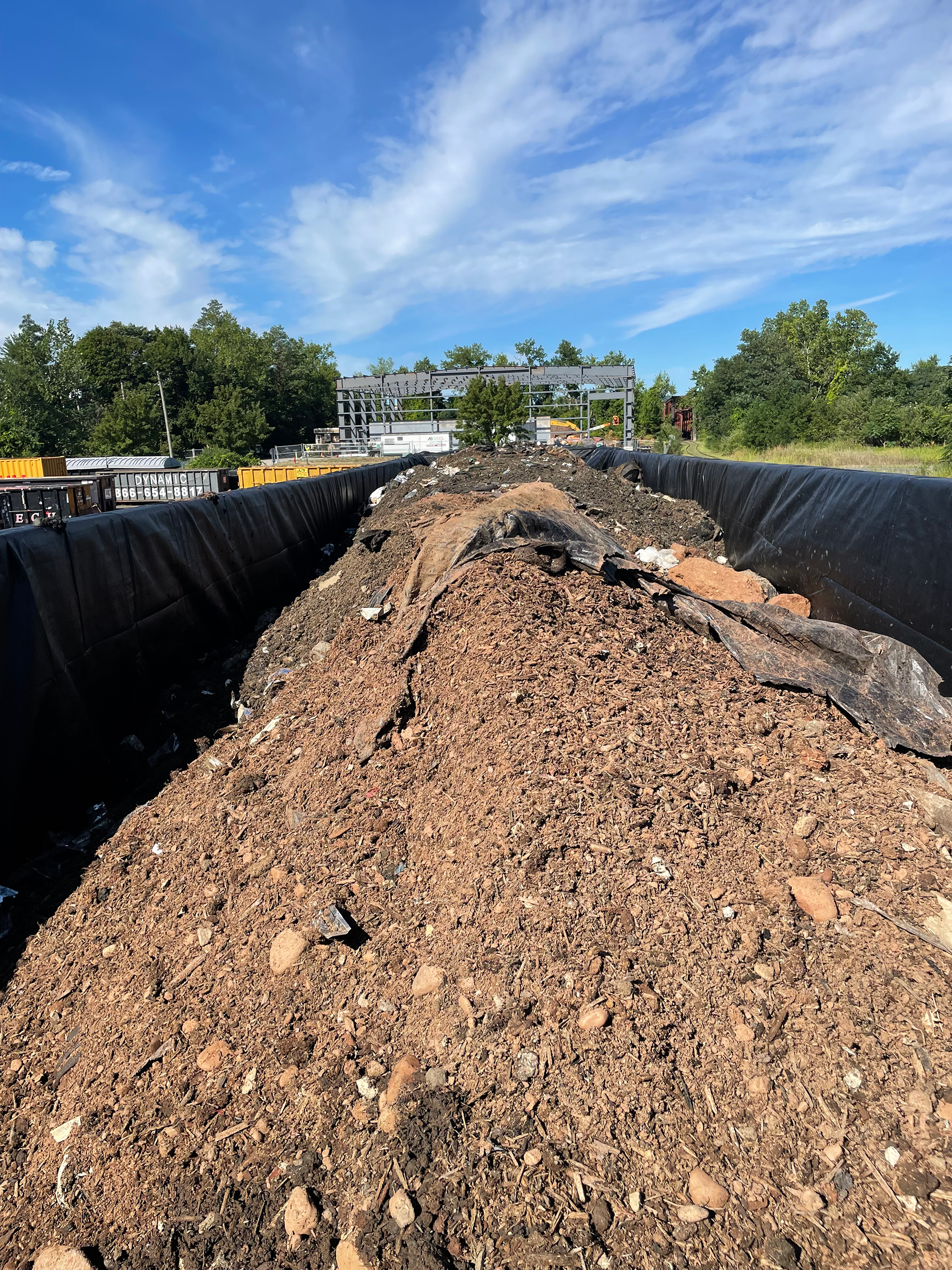 [I] RailPac-Black Loaded RailPac Filled w Debris