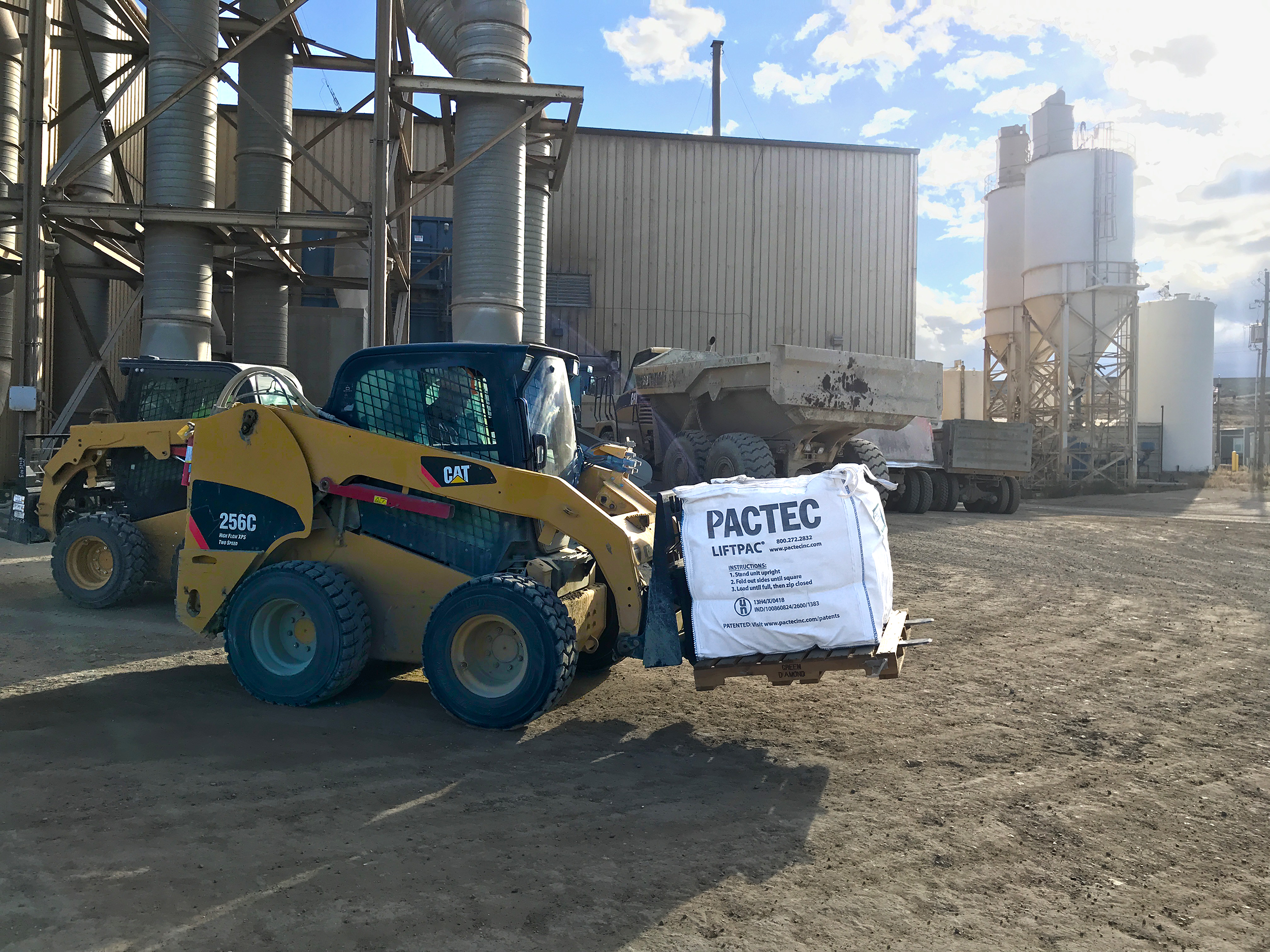 [I]LiftPac SS- Dual-Certified UNX_IP-1 LiftPac at Industrial Site